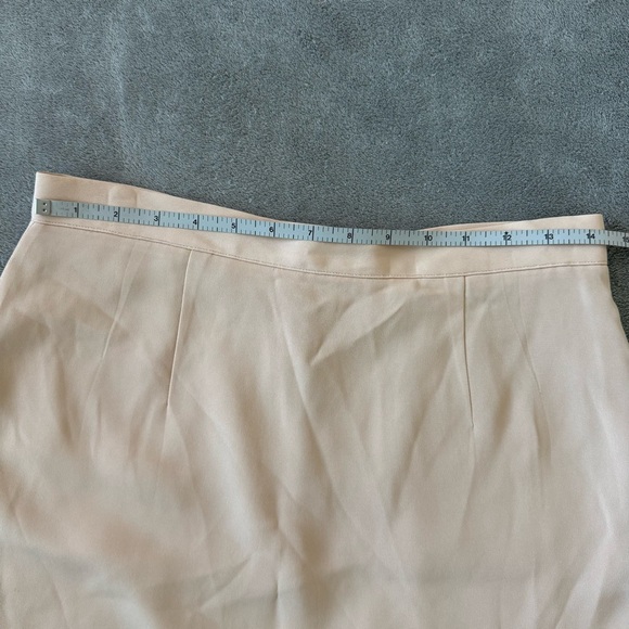 Giorgio Armani Le Collezioni Beige Silk Blend Pencil Skirt Size 42 / US 8 - Picture 8 of 10